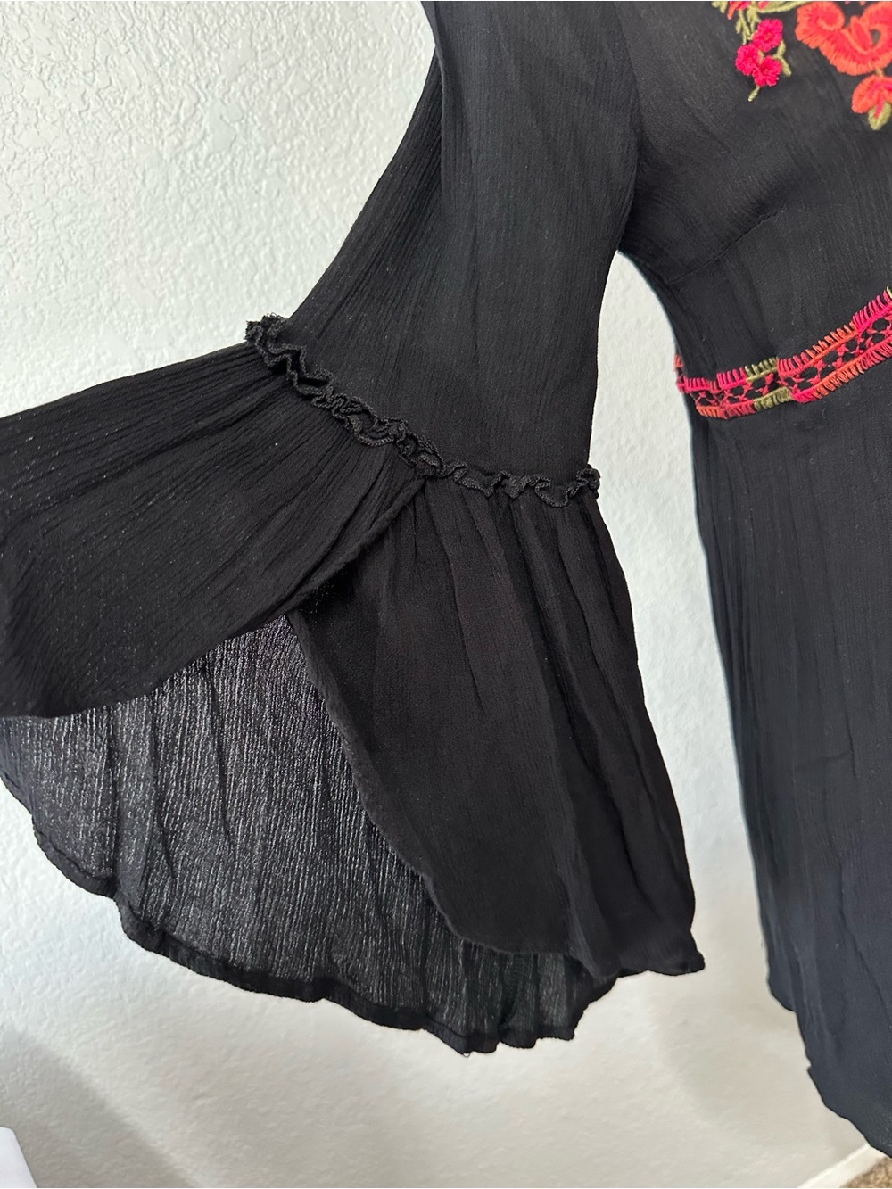 Umgee Black Embroidered Dress Sz S V Neck Bell Sleeve Gauze Boho Peasant Cottage - Picture 12 of 12